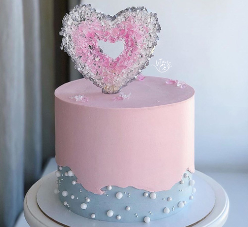 کیک تولد صورتی قلبی